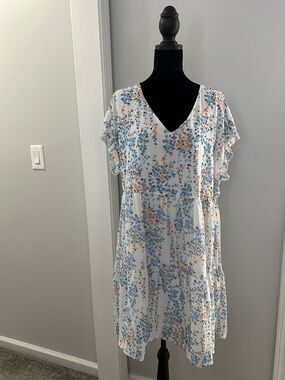 Cupshe White Floral V-Neck Tiered Dress with Blue and Peach Flowers